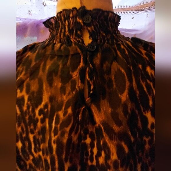 NWOT Sheer Leopard Print Blouse " Live 4 Truth" Size M - Picture 4 of 7